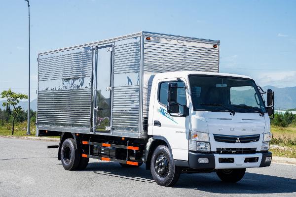 XE TẢI MITSUBISHI FUSO CANTER TF7.5 - 3.49 TẤN - THÙNG 5.2M